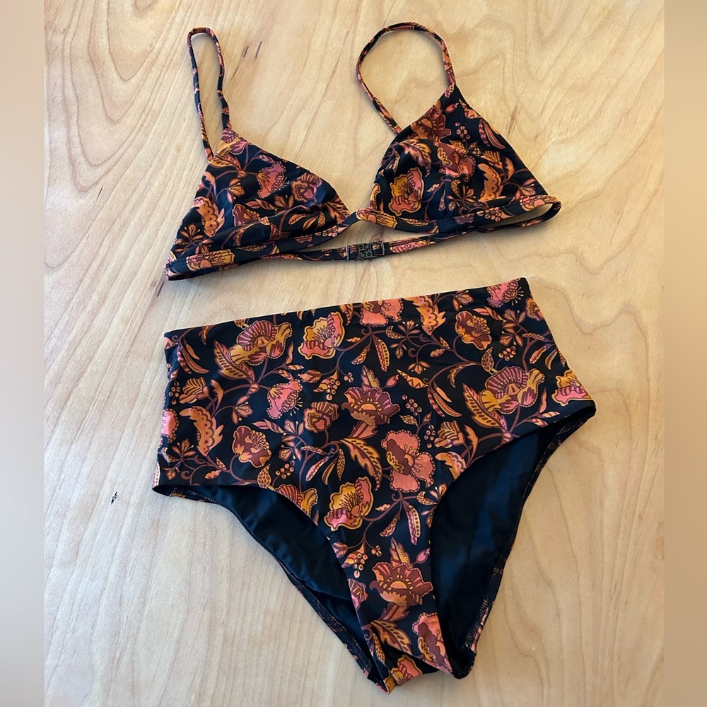 Matteau hibiscus swimsuit (with high waisted and bikini bottom)